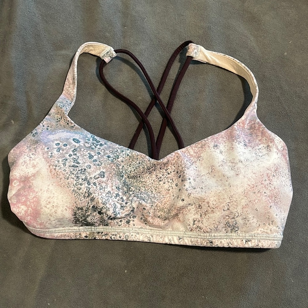 Lululemon sports bra